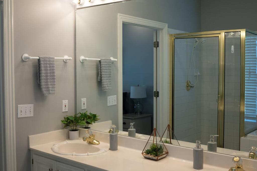 Walking Distance To Coler Mtn Bike - 3Br 2Ba Villa Bentonville Bagian luar foto