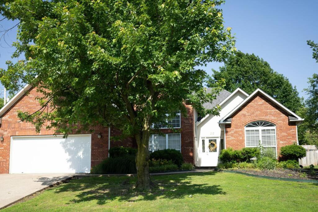 Walking Distance To Coler Mtn Bike - 3Br 2Ba Villa Bentonville Bagian luar foto